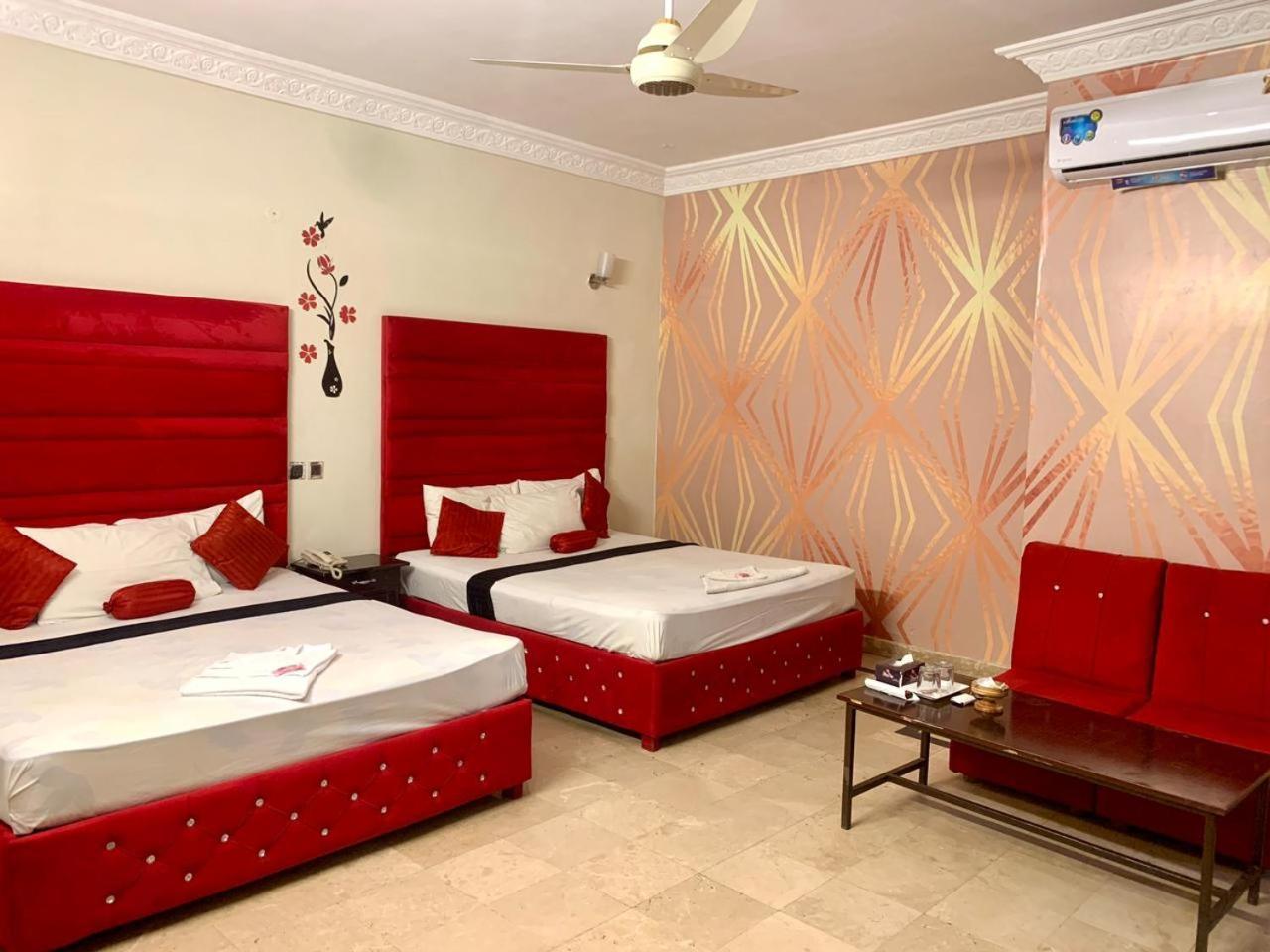 Hotel Royal Grand Lahore Quarto foto